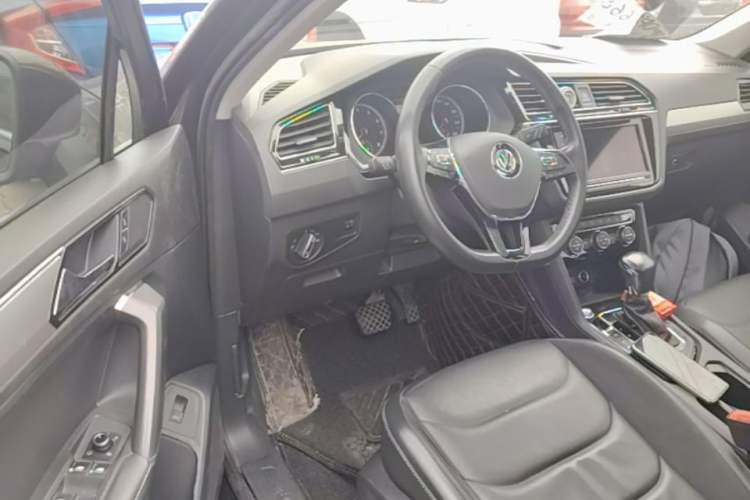 Used Volkswagen Tiguan L 2019 330TSI Automatic Two-Wheel Drive Smart Luxury Version China V Emission Standard Driver Seat