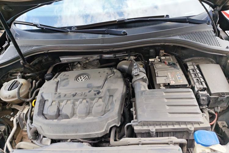 Used Volkswagen Tiguan L 2019 330TSI Automatic Two-Wheel Drive Panoramic Comfort Edition China VI Standard Engine Bay