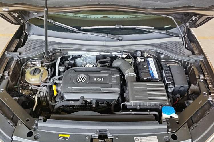 Used Volkswagen Tiguan L 2019 380TSI Automatic All-Wheel Drive Intelligent Luxury Version China V Standard Engine Bay