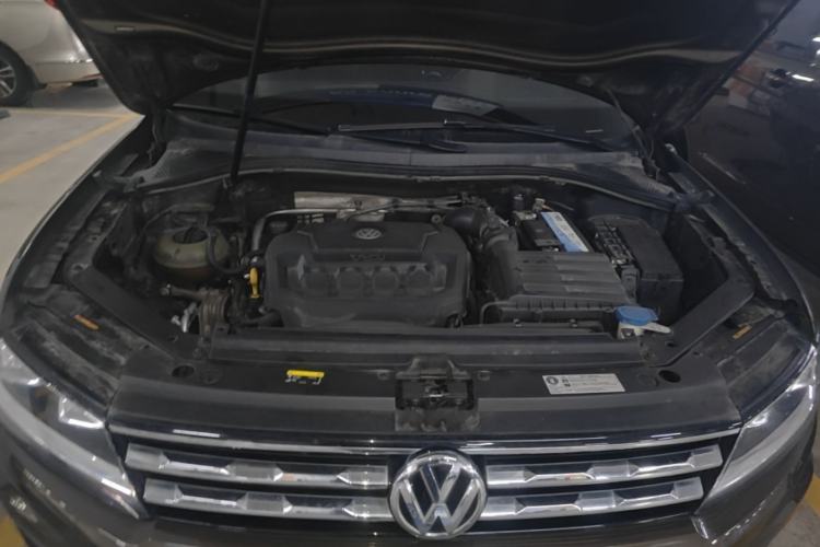 Used Volkswagen Tiguan L 2019 330TSI Automatic Two-Wheel Drive Panoramic Comfort Edition China VI Standard Engine Bay