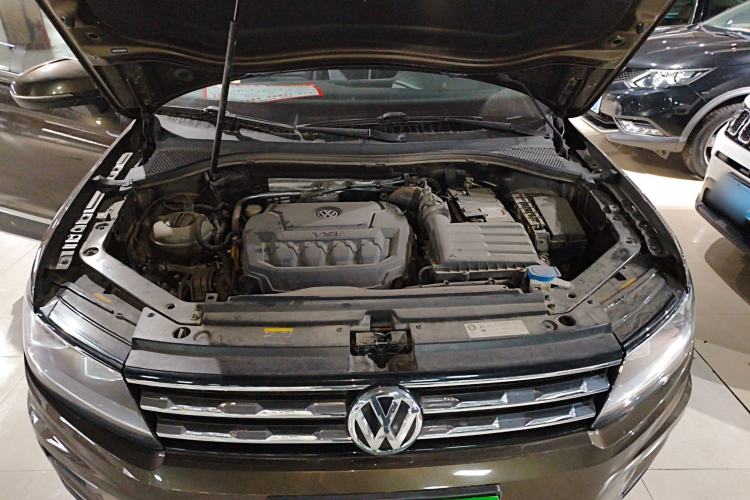 Used Volkswagen Tiguan L 2019 330TSI Automatic Two-Wheel Drive Panoramic Comfort Edition China V Standard Engine Bay