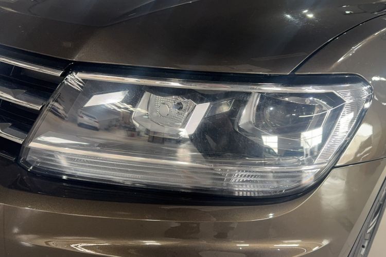 Used Volkswagen Tiguan L 2019 330TSI Automatic Two-Wheel Drive Panoramic Comfort Edition China V Standard Exterior 4