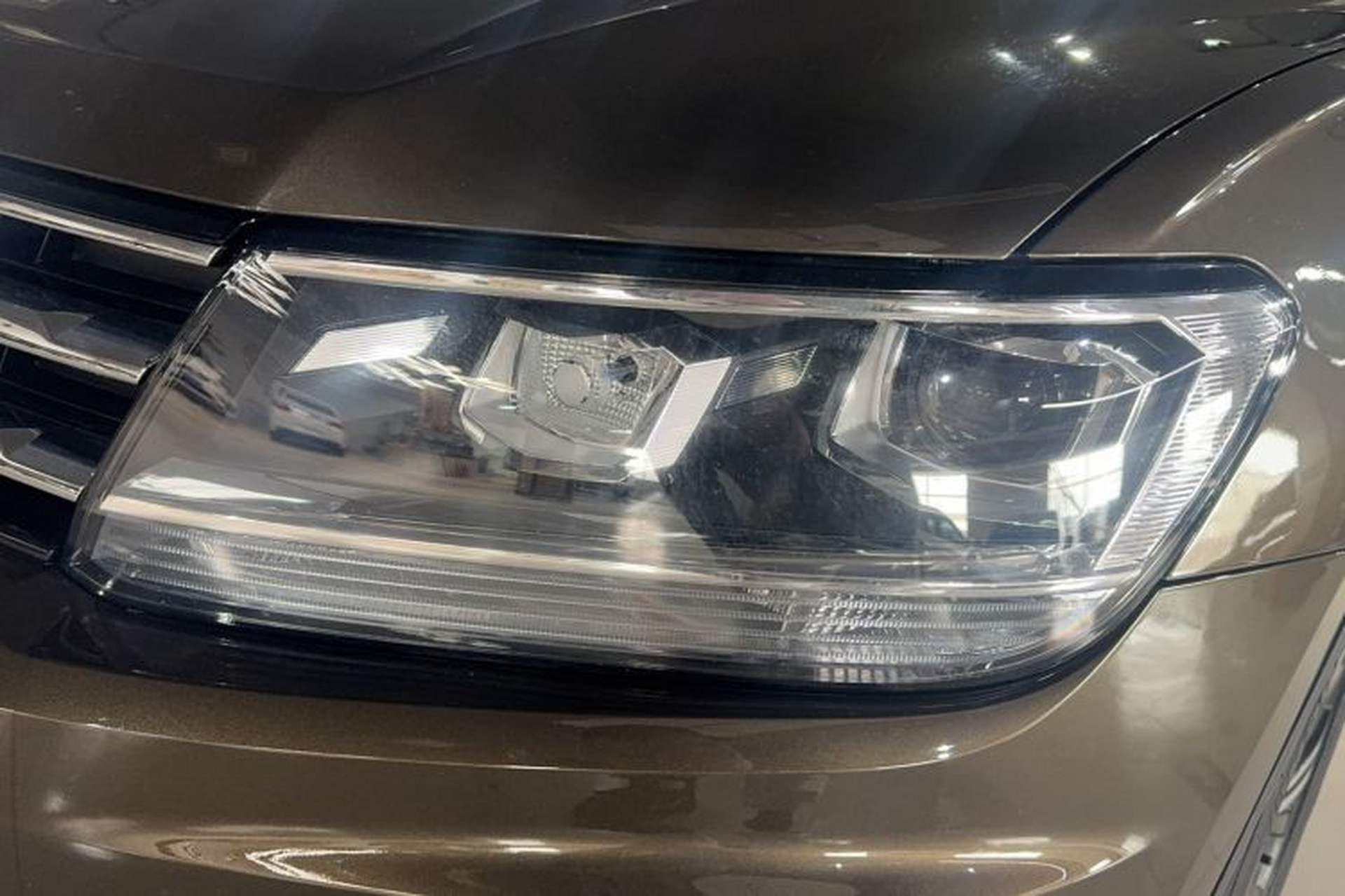Used Volkswagen Tiguan L 2019 330TSI Automatic Two-Wheel Drive Panoramic Comfort Edition China V Standard Exterior 4