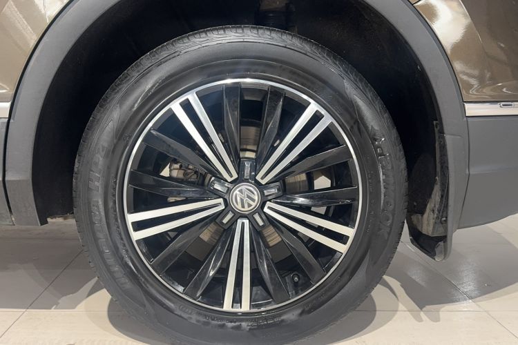 Used Volkswagen Tiguan L 2019 330TSI Automatic Two-Wheel Drive Panoramic Comfort Edition China V Standard Exterior 6