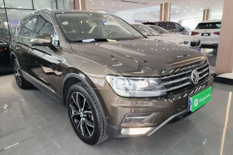 Used Volkswagen Tiguan L 2019 330TSI Automatic Two-Wheel Drive Smart Luxury Version China V Emission Standard Front Right 45 Deg