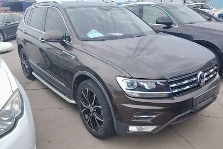 Used Volkswagen Tiguan L 2019 330TSI Automatic Two-Wheel Drive Smart Luxury Version China V Emission Standard Front Right 45 Deg