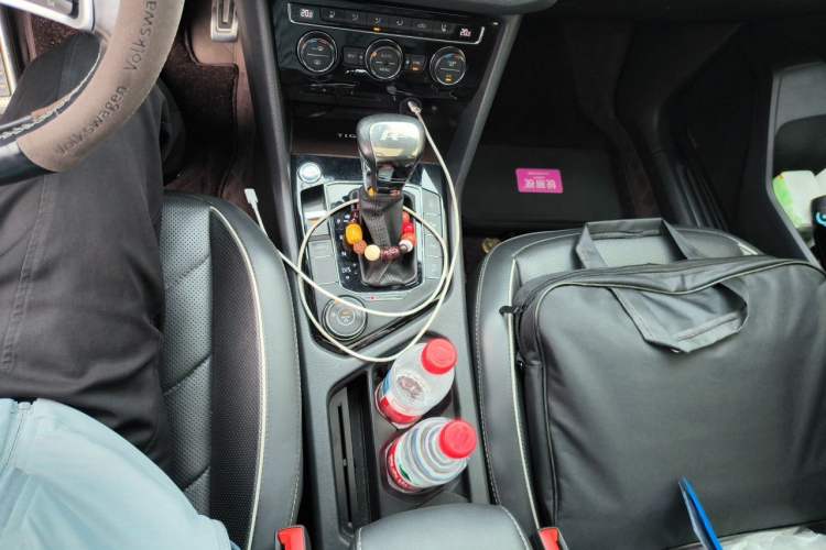 Used Volkswagen Tiguan L 2019 380TSI Automatic All-Wheel Drive R-Line Flagship Edition China VI Standard Gear Lever