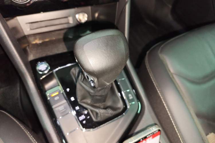 Used Volkswagen Tiguan L 2019 330TSI Automatic Two-Wheel Drive Panoramic Comfort Edition China VI Standard Gear Lever