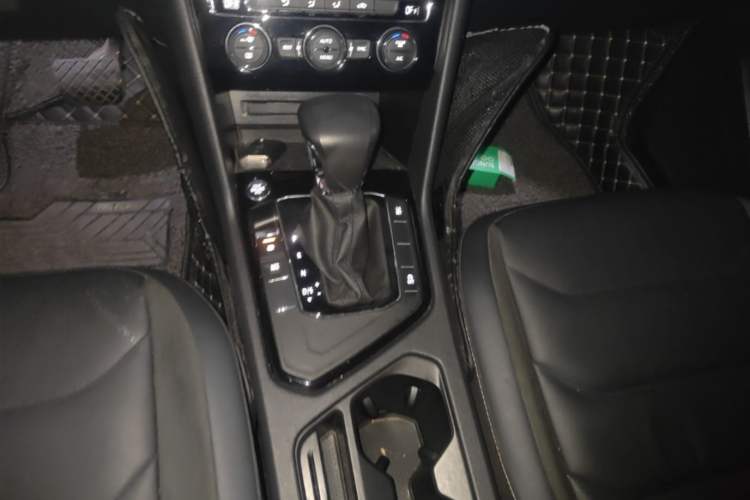 Used Volkswagen Tiguan L 2019 330TSI Automatic Two-Wheel Drive Panoramic Comfort Edition China VI Standard Gear Lever