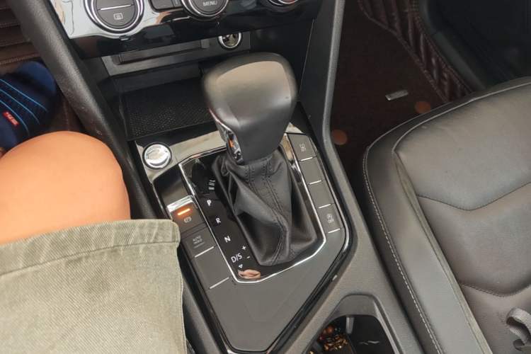 Used Volkswagen Tiguan L 2019 330TSI Automatic Two-Wheel Drive Panoramic Comfort Edition China VI Standard Gear Lever