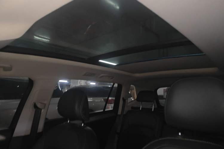 Used Volkswagen Tiguan L 2019 330TSI Automatic Two-Wheel Drive Panoramic Comfort Edition China VI Standard Headliner