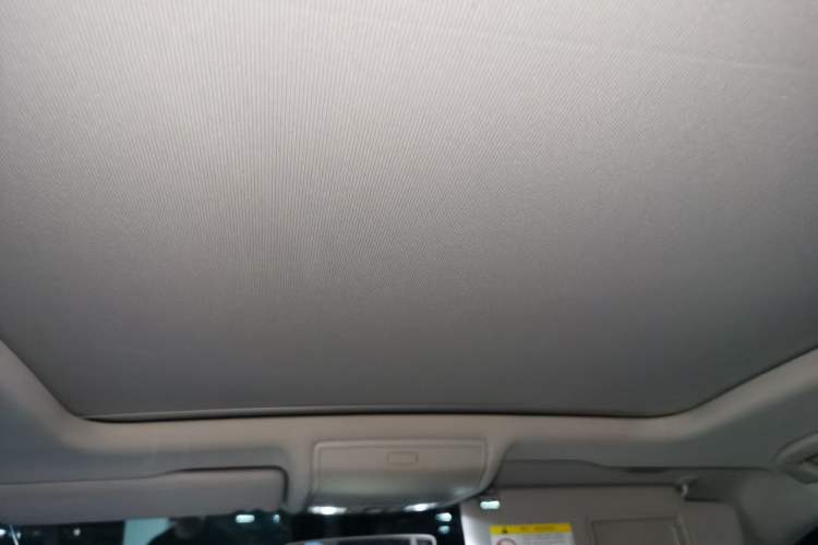Used Volkswagen Tiguan L 2019 330TSI Automatic Two-Wheel Drive Smart Luxury Version China VI Standard Headliner