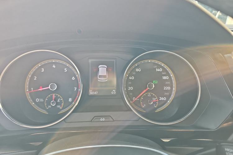 Used Volkswagen Tiguan L 2019 Updated Version 330TSI Automatic Two-Wheel Drive Panoramic Comfort Edition China VI Standard Instrument Cluster