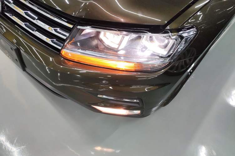 Used Volkswagen Tiguan L 2019 330TSI Automatic Two-Wheel Drive Panoramic Comfort Edition China VI Standard Left Front Headlight