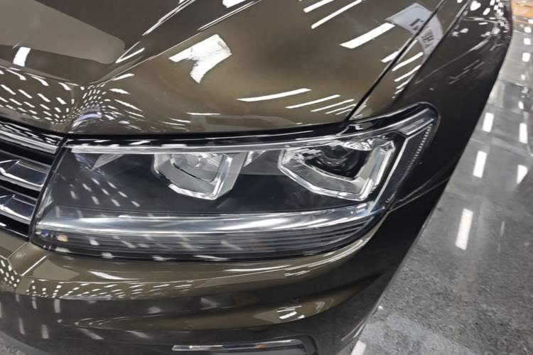 Used Volkswagen Tiguan L 2019 330TSI Automatic Two-Wheel Drive Panoramic Comfort Edition China VI Standard Left Front Headlight