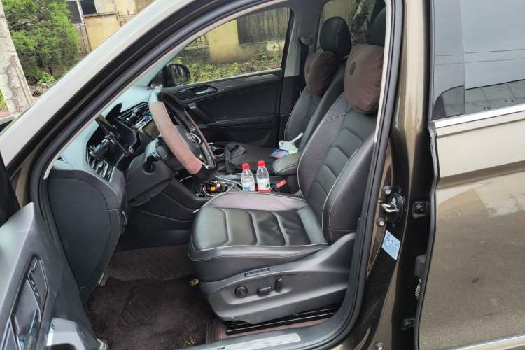 Used Volkswagen Tiguan L 2019 380TSI Automatic All-Wheel Drive R-Line Flagship Edition China VI Standard Left Front Seat