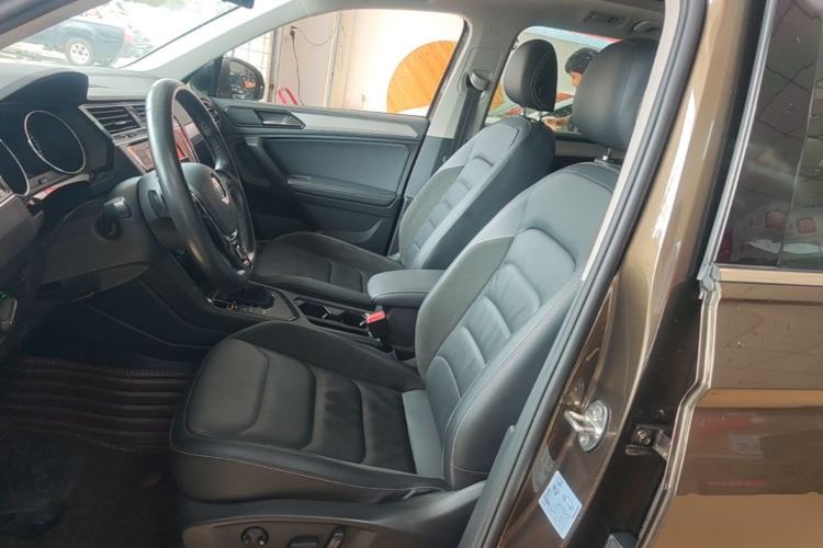 Used Volkswagen Tiguan L 2019 330TSI Automatic Two-Wheel Drive Panoramic Comfort Edition China VI Standard Left Front Seat
