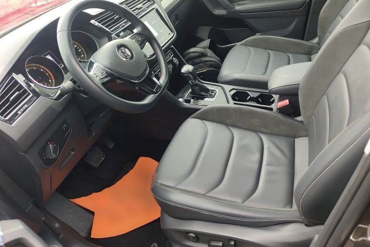 Used Volkswagen Tiguan L 2019 Updated Version 330TSI Automatic Two-Wheel Drive Panoramic Comfort Edition China VI Standard Left Front Seat