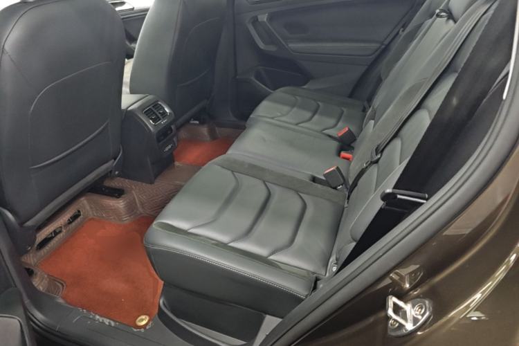 Used Volkswagen Tiguan L 2019 330TSI Automatic Two-Wheel Drive Panoramic Comfort Edition China VI Standard Left Rear Seat