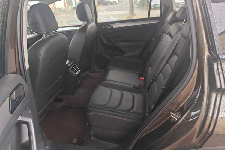 Used Volkswagen Tiguan L 2019 330TSI Automatic Two-Wheel Drive Smart Luxury Version China V Emission Standard Left Rear Seat