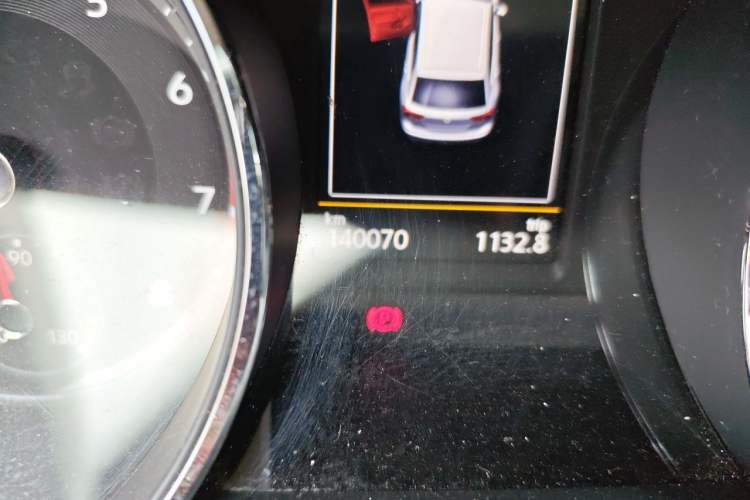Used Volkswagen Tiguan L 2019 330TSI Automatic Two-Wheel Drive Panoramic Comfort Edition China VI Standard Odometer Close Up
