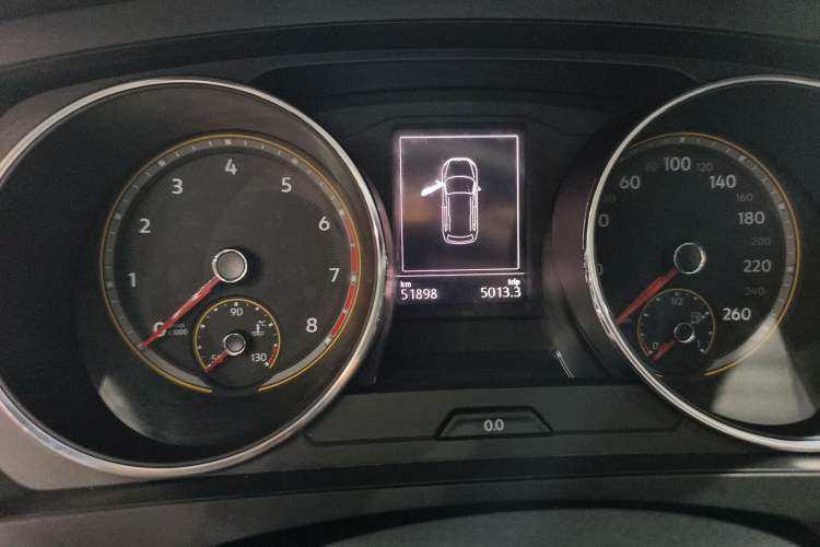 Used Volkswagen Tiguan L 2019 330TSI Automatic Two-Wheel Drive Luxury Edition China VI Standard Odometer Close Up