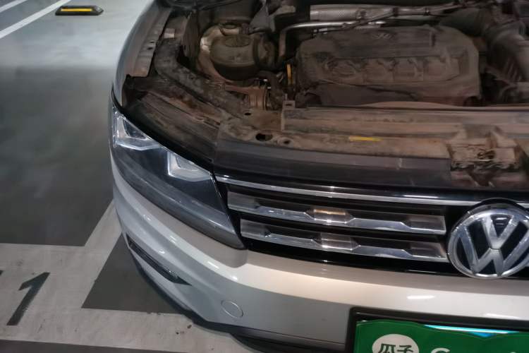 Used Volkswagen Tiguan L 2019 330TSI Automatic Two-Wheel Drive Smart Luxury Version China VI Standard Right Front Headlight