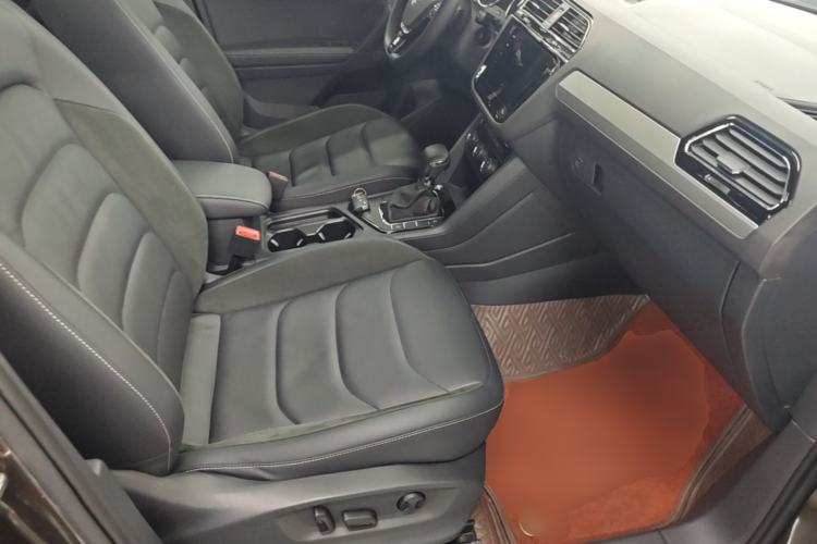 Used Volkswagen Tiguan L 2019 330TSI Automatic Two-Wheel Drive Panoramic Comfort Edition China VI Standard Right Front Seat