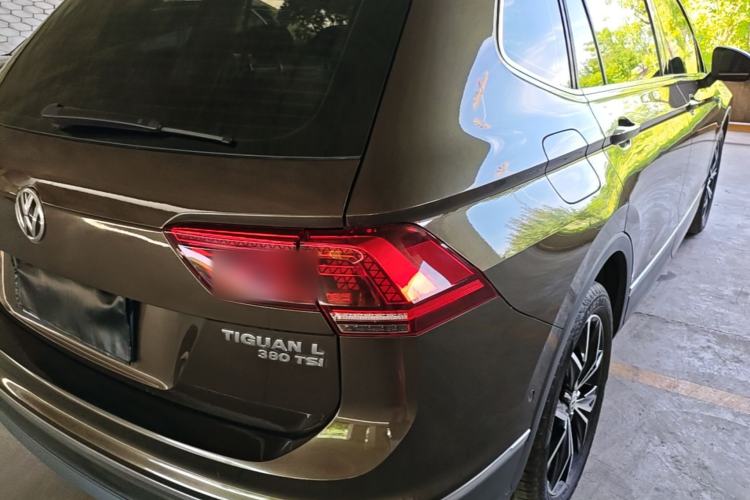 Used Volkswagen Tiguan L 2019 380TSI Automatic All-Wheel Drive Intelligent Luxury Version China V Standard Right Rear Taillight