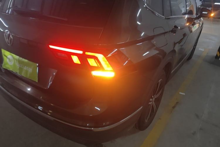 Used Volkswagen Tiguan L 2019 330TSI Automatic Two-Wheel Drive Panoramic Comfort Edition China VI Standard Right Rear Taillight