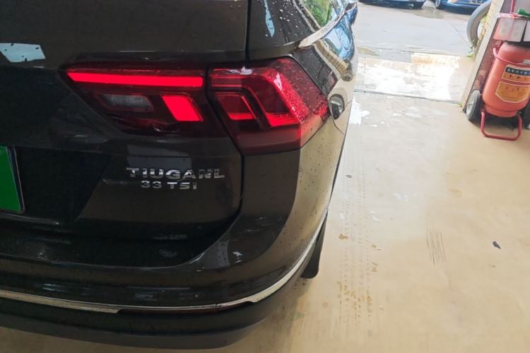 Used Volkswagen Tiguan L 2019 330TSI Automatic Two-Wheel Drive Panoramic Comfort Edition China VI Standard Right Rear Taillight