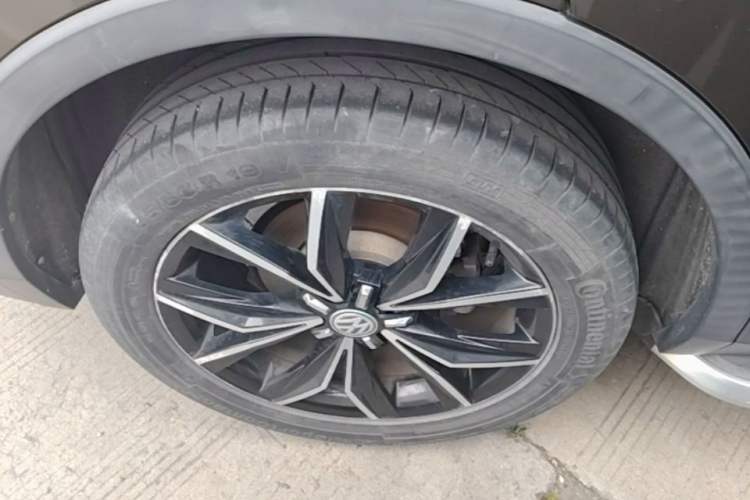 Used Volkswagen Tiguan L 2019 330TSI Automatic Two-Wheel Drive Smart Luxury Version China V Emission Standard Right Rear Wheel Hub