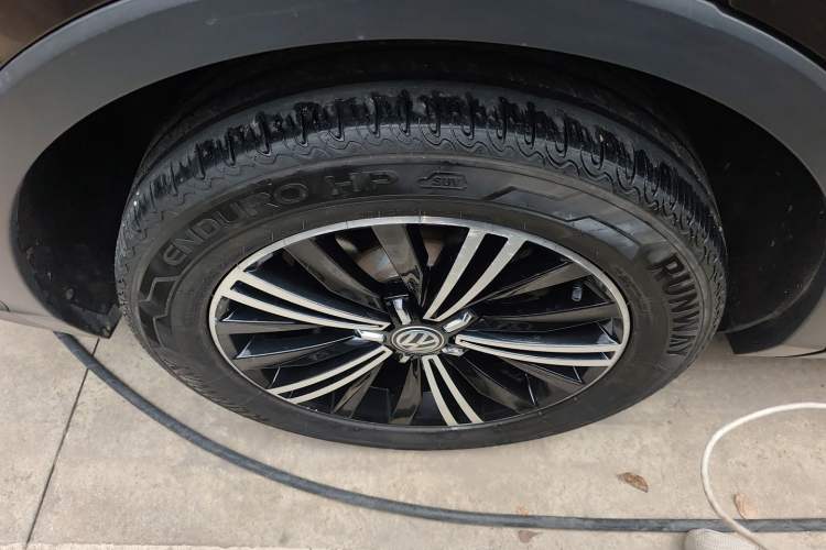 Used Volkswagen Tiguan L 2019 Updated Version 330TSI Automatic Two-Wheel Drive Panoramic Comfort Edition China VI Standard Right Rear Wheel Hub
