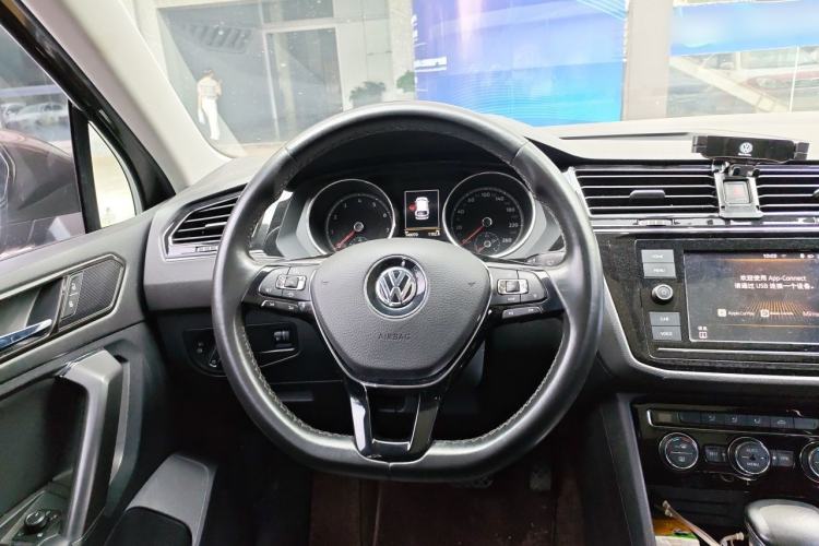 Used Volkswagen Tiguan L 2019 330TSI Automatic Two-Wheel Drive Panoramic Comfort Edition China VI Standard Steering Wheel