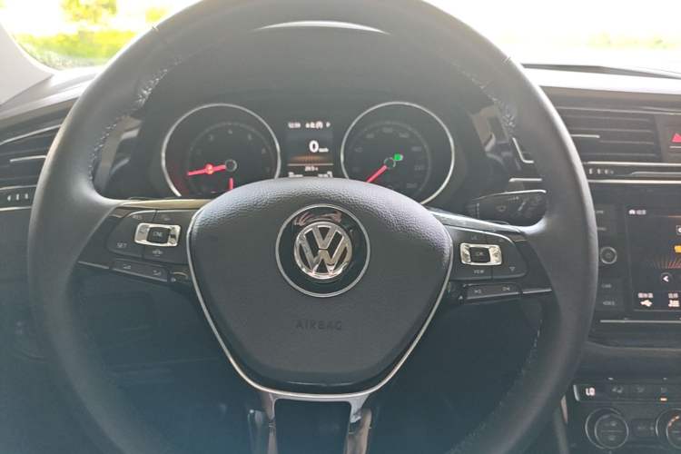 Used Volkswagen Tiguan L 2019 380TSI Automatic All-Wheel Drive Intelligent Luxury Version China V Standard Steering Wheel