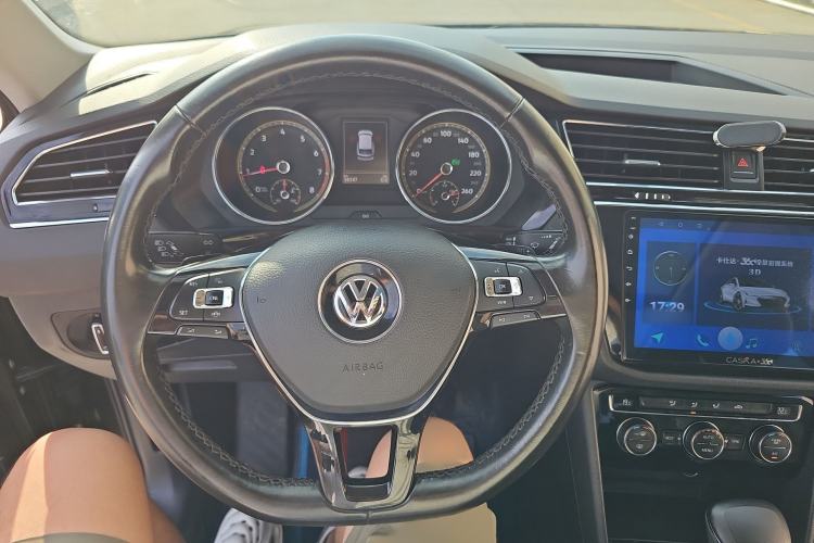 Used Volkswagen Tiguan L 2019 Updated Version 330TSI Automatic Two-Wheel Drive Panoramic Comfort Edition China VI Standard Steering Wheel