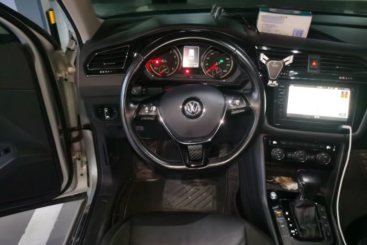 Used Volkswagen Tiguan L 2019 330TSI Automatic Two-Wheel Drive Smart Luxury Version China VI Standard Steering Wheel