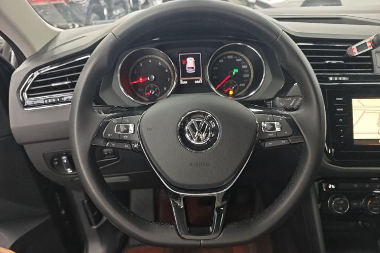 Used Volkswagen Tiguan L 2019 330TSI Automatic Two-Wheel Drive Panoramic Comfort Edition China VI Standard Steering Wheel