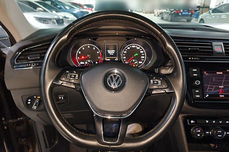 Used Volkswagen Tiguan L 2019 330TSI Automatic Two-Wheel Drive Panoramic Comfort Edition China V Standard Steering Wheel