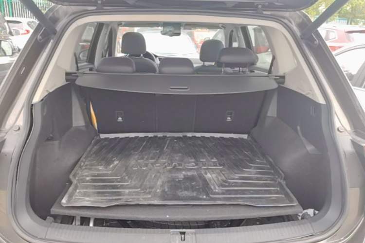 Used Volkswagen Tiguan L 2019 330TSI Automatic Two-Wheel Drive Smart Luxury Version China V Emission Standard Trunk