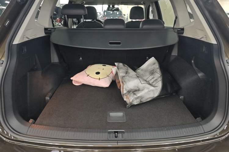 Used Volkswagen Tiguan L 2019 330TSI Automatic Two-Wheel Drive Panoramic Comfort Edition China VI Standard Trunk