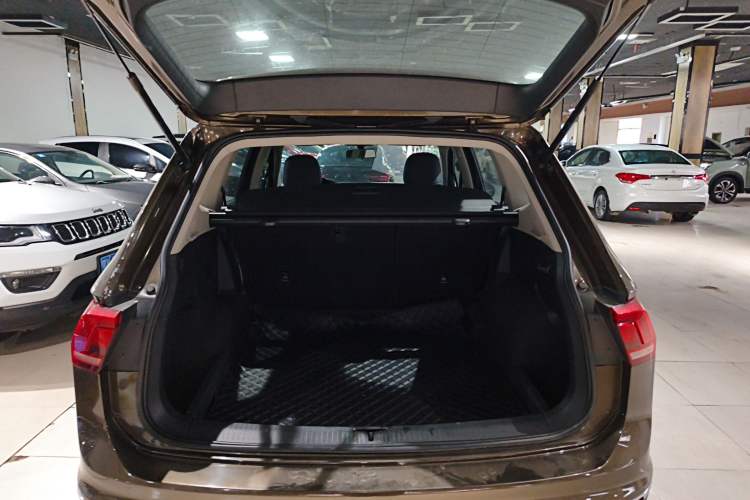 Used Volkswagen Tiguan L 2019 330TSI Automatic Two-Wheel Drive Panoramic Comfort Edition China V Standard Trunk