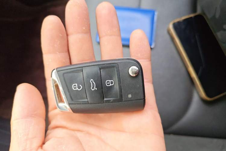 Used Volkswagen Tiguan L 2019 330TSI Automatic Two-Wheel Drive Panoramic Comfort Edition China VI Standard Vehicle Key