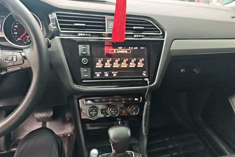 Used Volkswagen Tiguan L 2019 330TSI Automatic Two-Wheel Drive Smart Luxury Version China VI Standard Audio And AC Panel