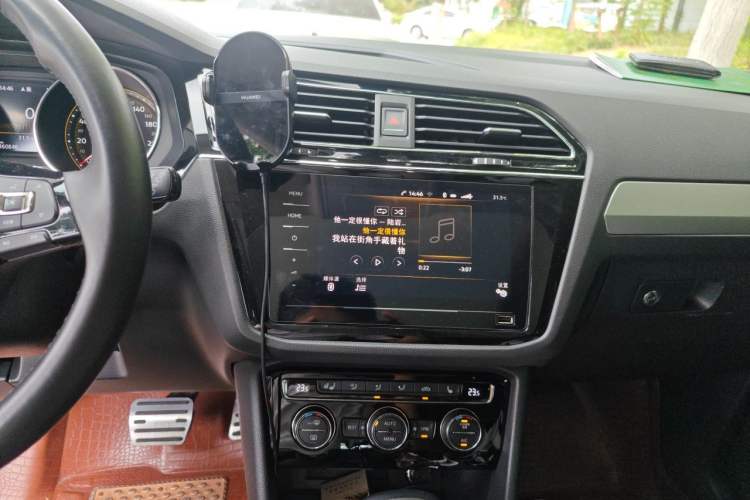 Used Volkswagen Tiguan L 2019 330TSI Automatic Two-Wheel Drive Smart Luxury Version China VI Standard Audio And AC Panel