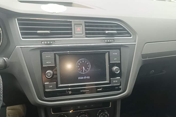 Used Volkswagen Tiguan L 2019 330TSI Automatic Two-Wheel Drive Luxury Edition China VI Standard Audio And AC Panel
