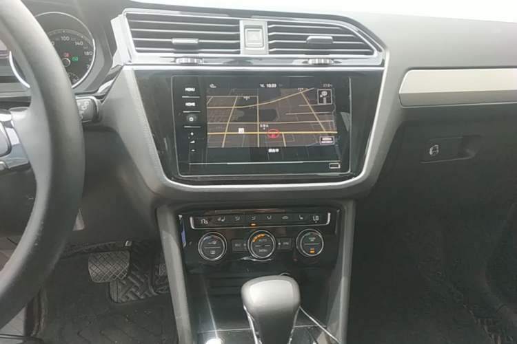 Used Volkswagen Tiguan L 2019 Revised 330TSI Automatic Two-Wheel Drive Smart & Luxury Edition China VI Standard Audio And AC Panel