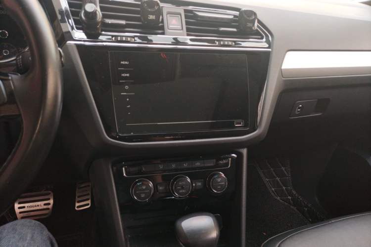 Used Volkswagen Tiguan L 2019 330TSI Automatic Two-Wheel Drive Panoramic Comfort Edition China VI Standard Audio And AC Panel