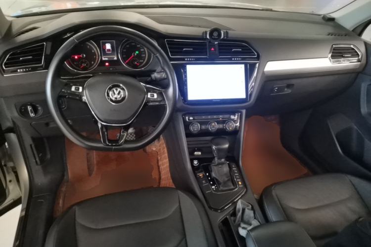 Used Volkswagen Tiguan L 2019 330TSI Automatic Two-Wheel Drive Panoramic Comfort Edition China VI Standard Center Console