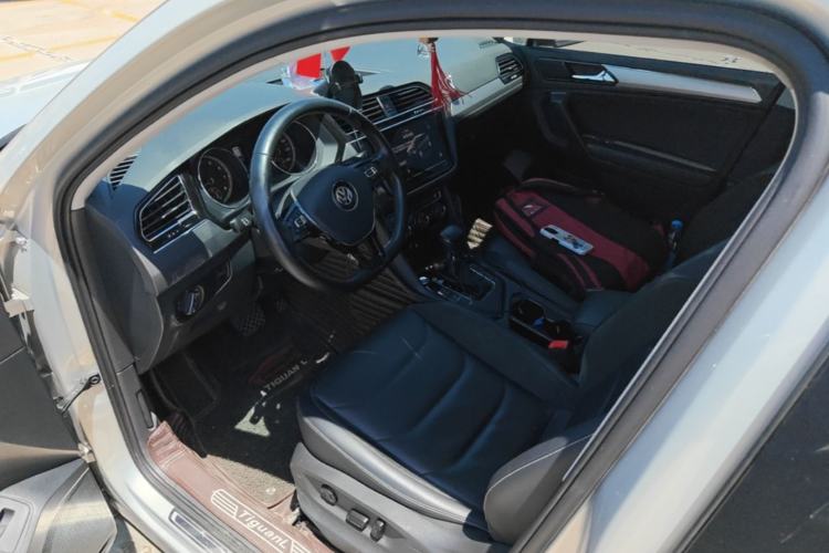 Used Volkswagen Tiguan L 2019 330TSI Automatic Two-Wheel Drive Smart Luxury Version China VI Standard Driver Seat